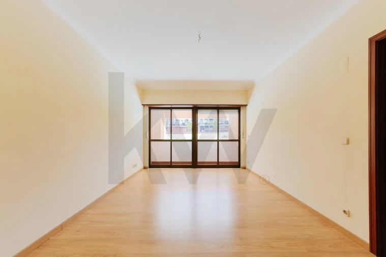 Apartamento T1 para Arrendamento em Lumiar Foto 7