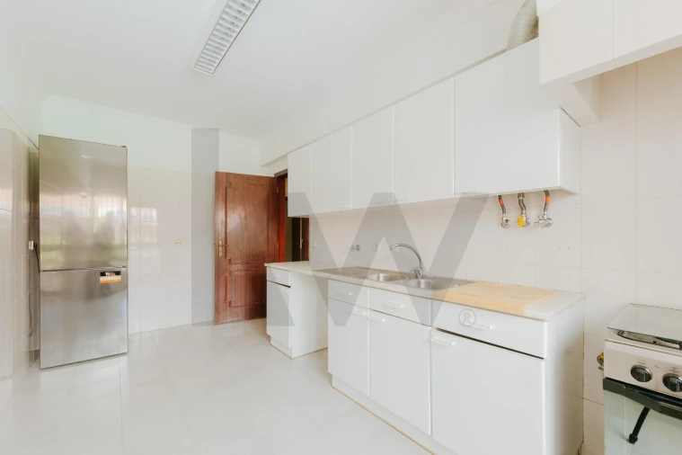 Apartamento T1 para Arrendamento em Lumiar Foto 17