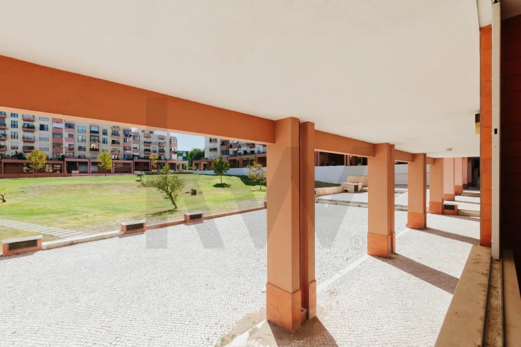 Apartamento T1 para Arrendamento em Lumiar Foto 19