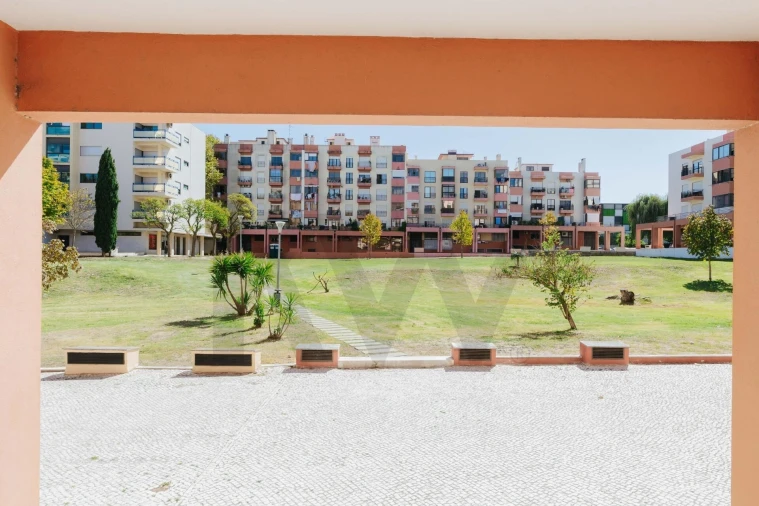 Apartamento T1 para Arrendamento em Lumiar Foto 20