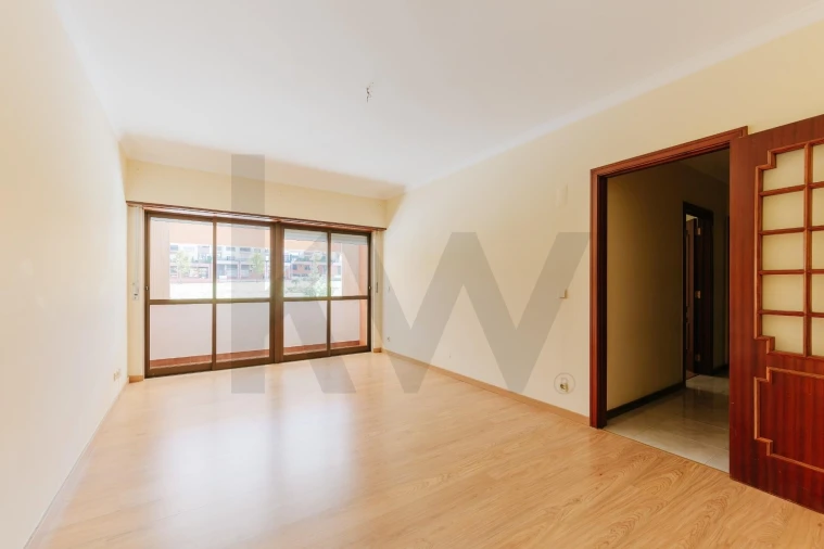 Apartamento T1 para Arrendamento em Lumiar Foto 5
