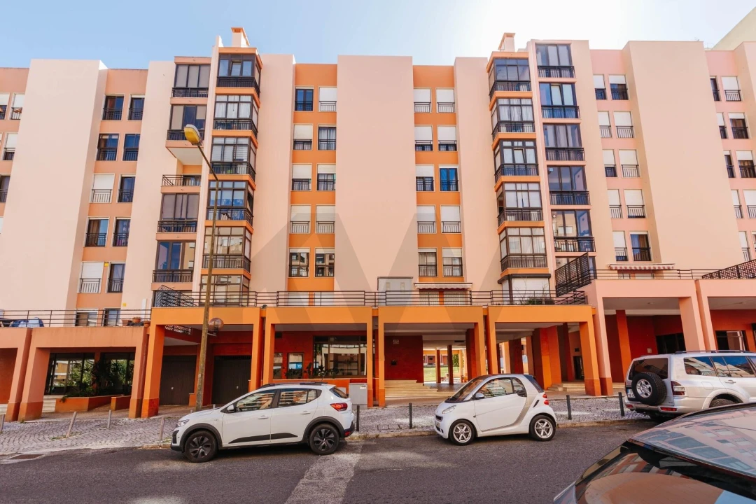Apartamento T1 para Arrendamento em Lumiar Foto 1