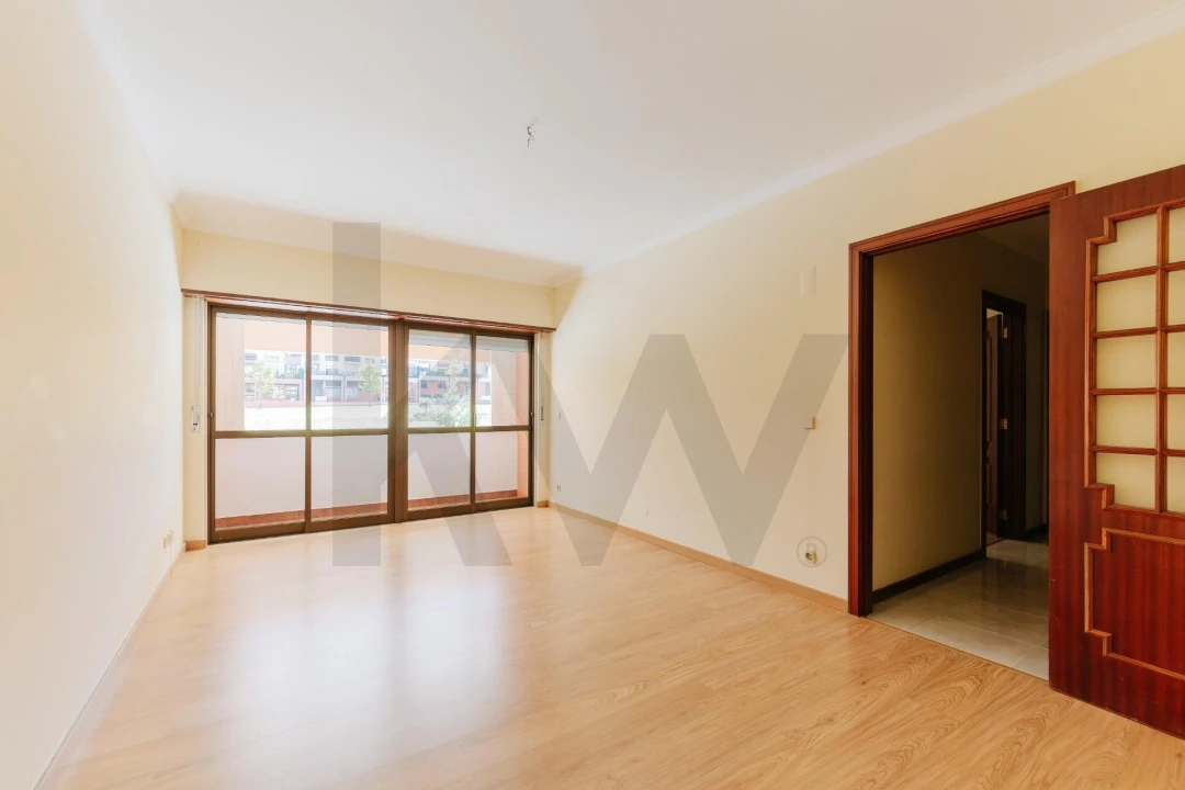 Apartamento T1 para Arrendamento em Lumiar Foto 5