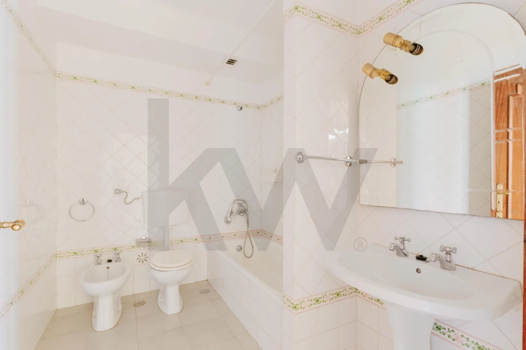Apartamento T1 para Arrendamento em Lumiar Foto 12