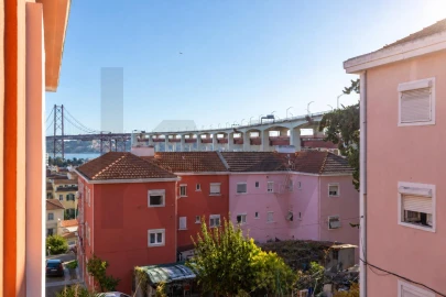 Apartamento T2 para Venda em Alcantara