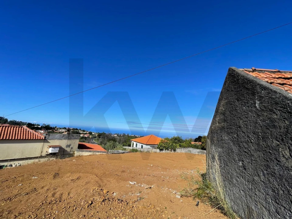 Moradia T3 para Venda em Prazeres Foto 6