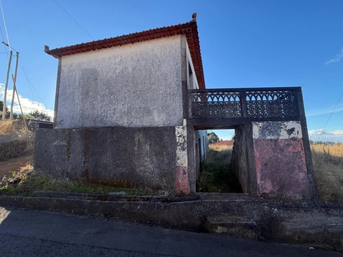 Moradia T3 para Venda em Prazeres Foto 13