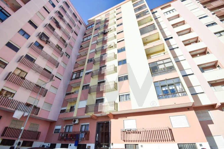 Apartamento T3 para Venda em Cacém e São Marcos Foto 24