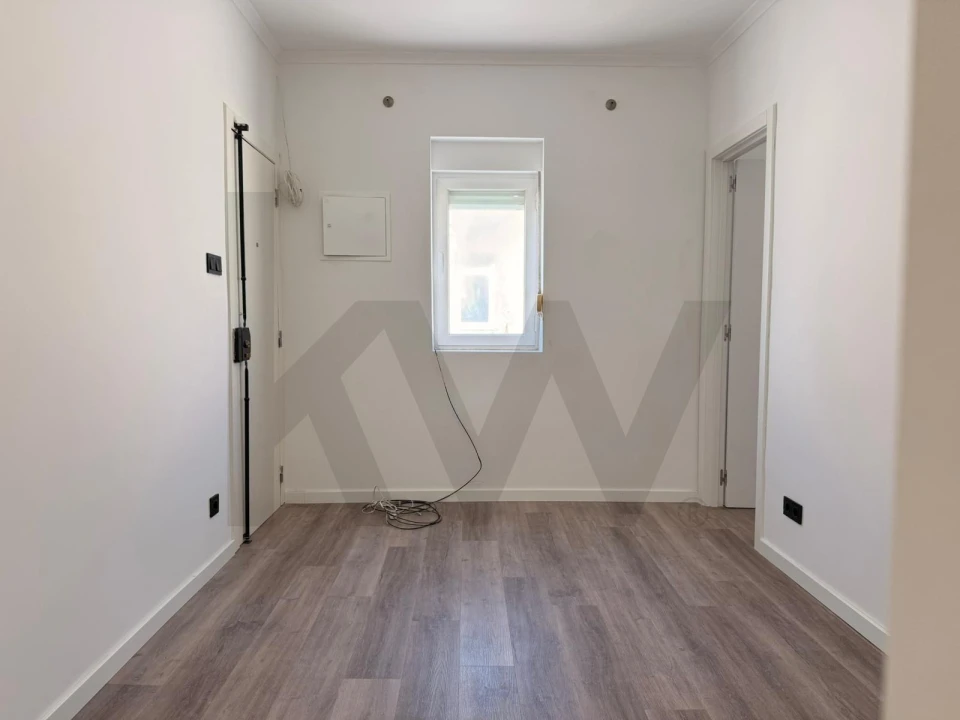 Apartamento T2 para Arrendamento em Algés, Linda-A-Velha e Cruz Quebrada-Dafundo Foto 5