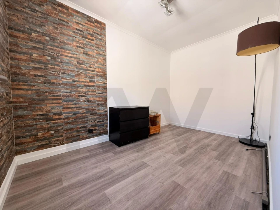 Apartamento T2 para Arrendamento em Algés, Linda-A-Velha e Cruz Quebrada-Dafundo Foto 2