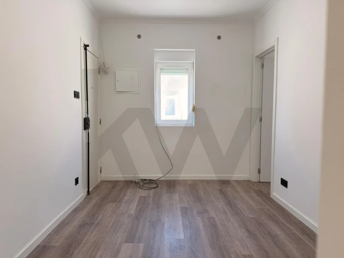 Apartamento T2 para Arrendamento em Algés, Linda-A-Velha e Cruz Quebrada-Dafundo Foto 5