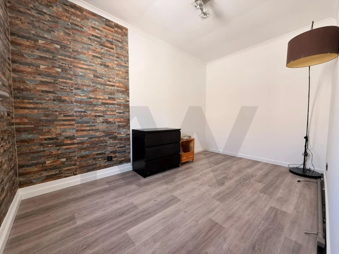 Apartamento T2 para Arrendamento em Algés, Linda-A-Velha e Cruz Quebrada-Dafundo Foto 2