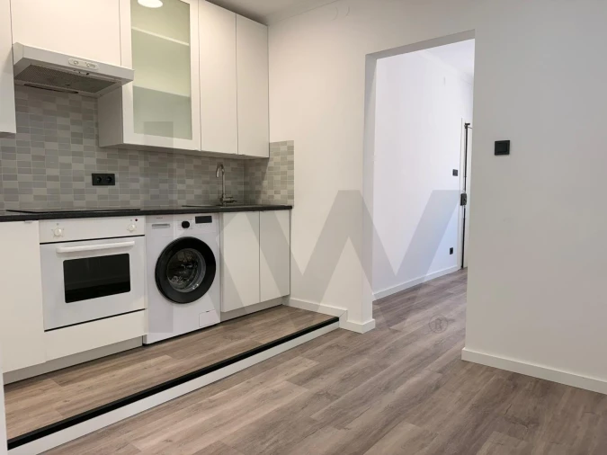 Apartamento T2 para Arrendamento em Algés, Linda-A-Velha e Cruz Quebrada-Dafundo Foto 7