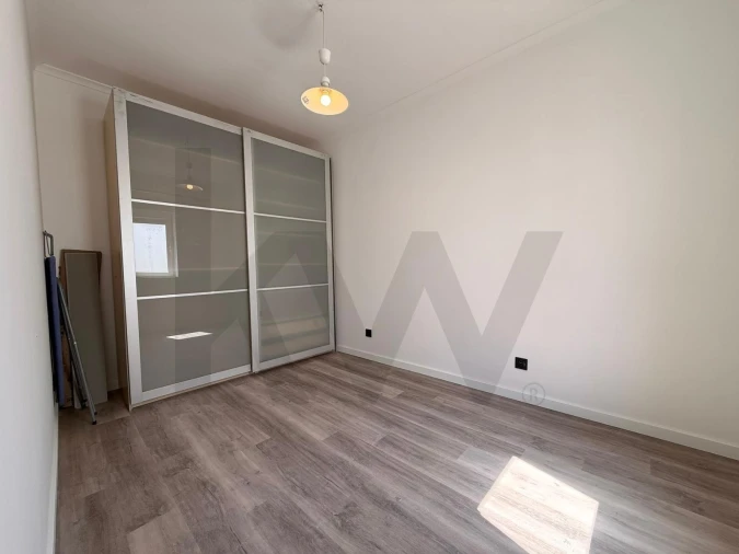 Apartamento T2 para Arrendamento em Algés, Linda-A-Velha e Cruz Quebrada-Dafundo Foto 11