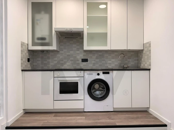 Apartamento T2 para Arrendamento em Algés, Linda-A-Velha e Cruz Quebrada-Dafundo Foto 6