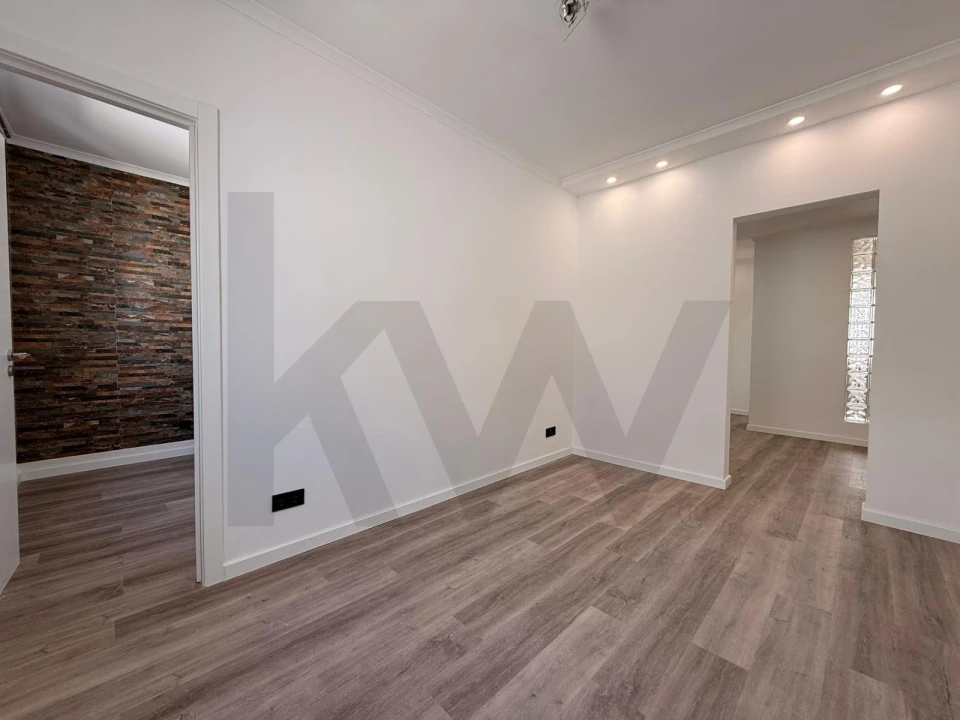 Apartamento T2 para Arrendamento em Algés, Linda-A-Velha e Cruz Quebrada-Dafundo Foto 1