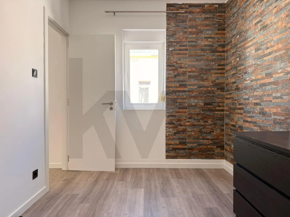 Apartamento T2 para Arrendamento em Algés, Linda-A-Velha e Cruz Quebrada-Dafundo Foto 3