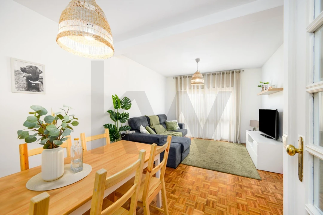 Apartamento T2 para Venda em Fânzeres e São Pedro da Cova Foto 2