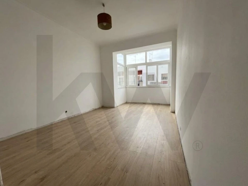 Apartamento T3 para Venda em São Domingos de Rana Foto 3