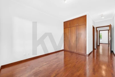 Apartamento T3 para Arrendamento em São Martinho