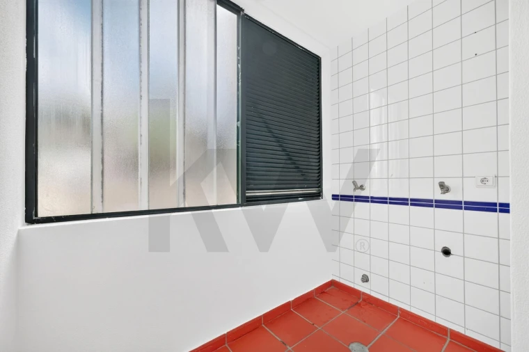 Apartamento T3 para Arrendamento em São Martinho Foto 16