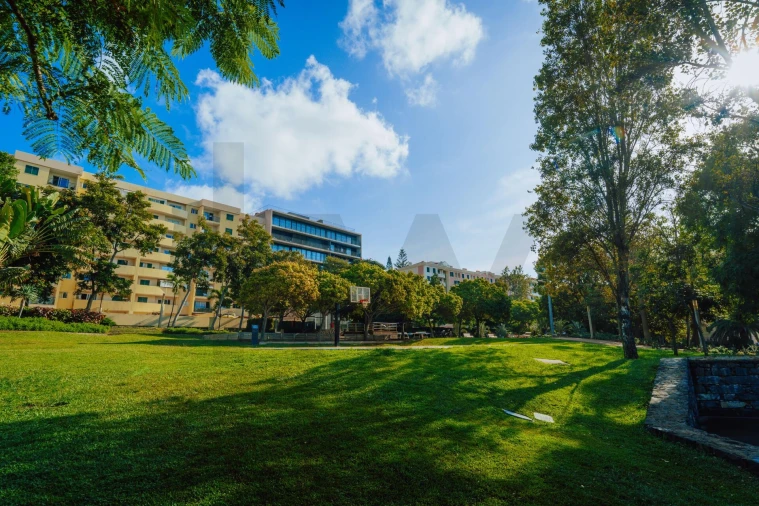 Apartamento T3 para Arrendamento em São Martinho Foto 20