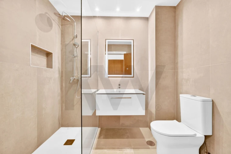 Apartamento T3 para Arrendamento em São Martinho Foto 7