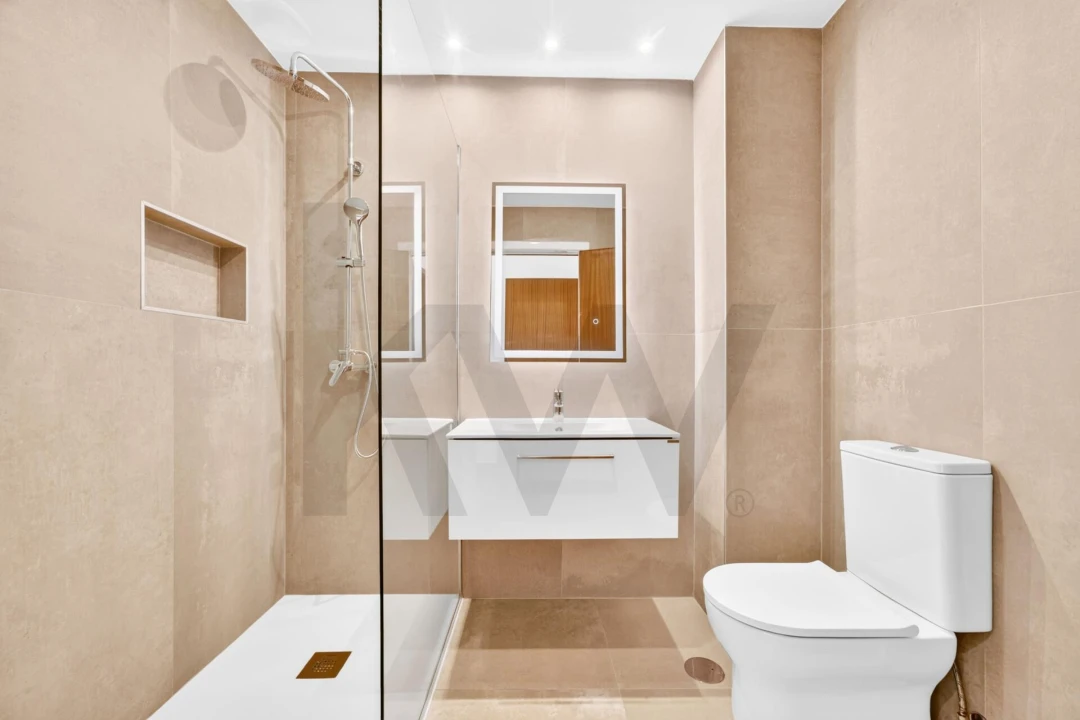 Apartamento T3 para Arrendamento em São Martinho Foto 7