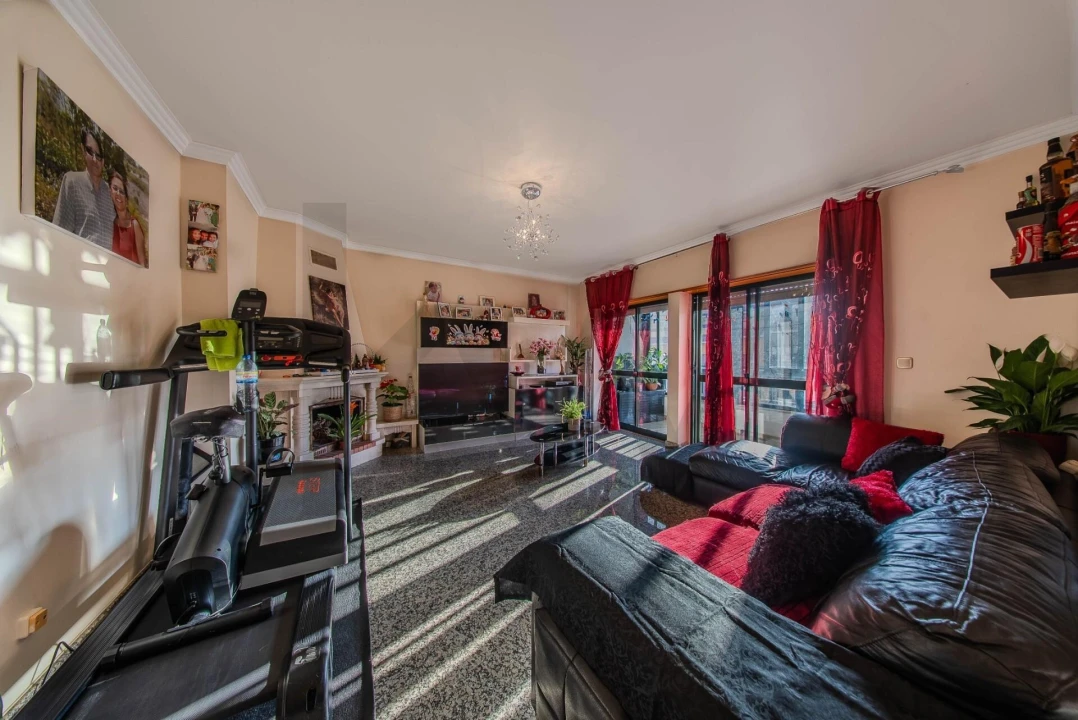 Apartamento T2 para Venda em Queluz e Belas Foto 2