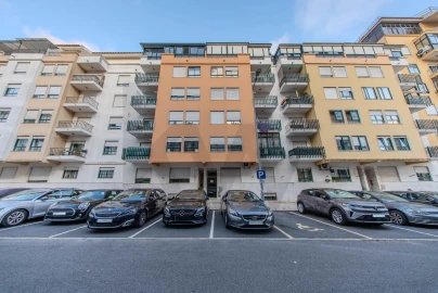 Apartamento T2 para Venda em Queluz e Belas