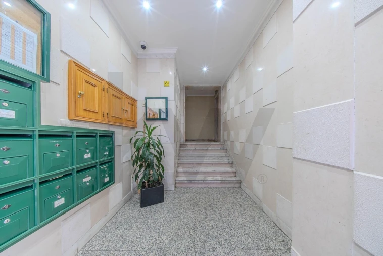 Apartamento T2 para Venda em Queluz e Belas Foto 30
