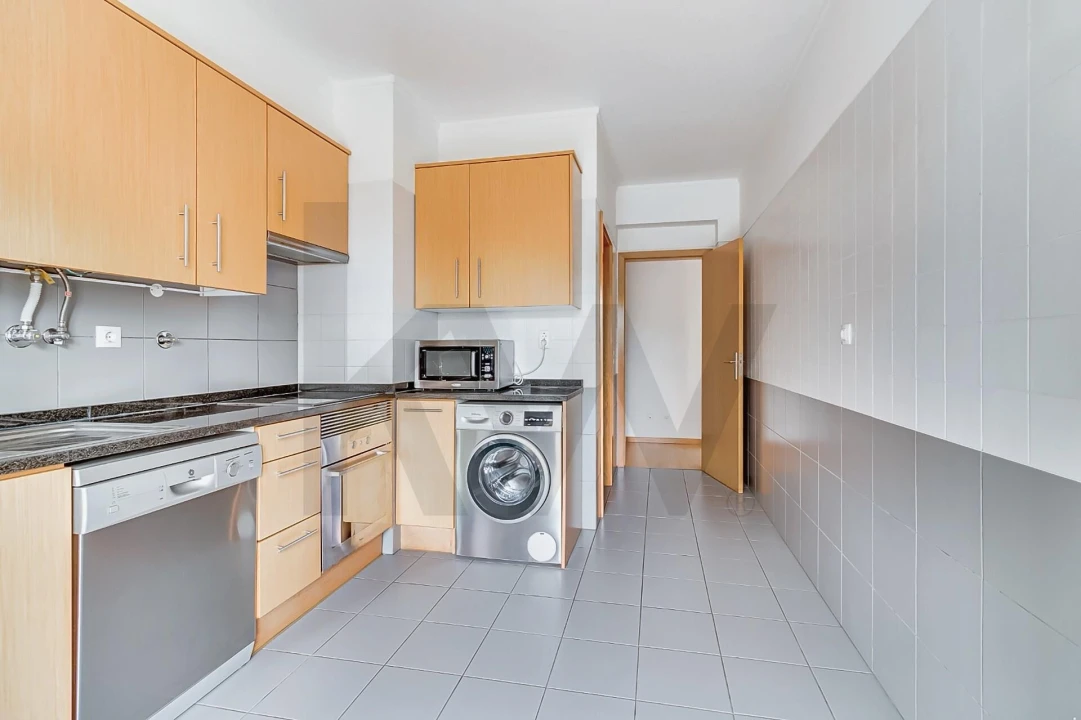 Apartamento T2 para Venda em Carnaxide e Queijas Foto 17
