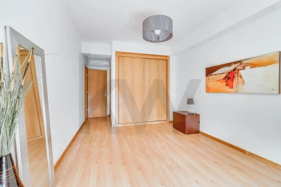 Apartamento T2 para Venda em Carnaxide e Queijas