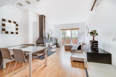 Apartamento T2 para Venda em Carnaxide e Queijas