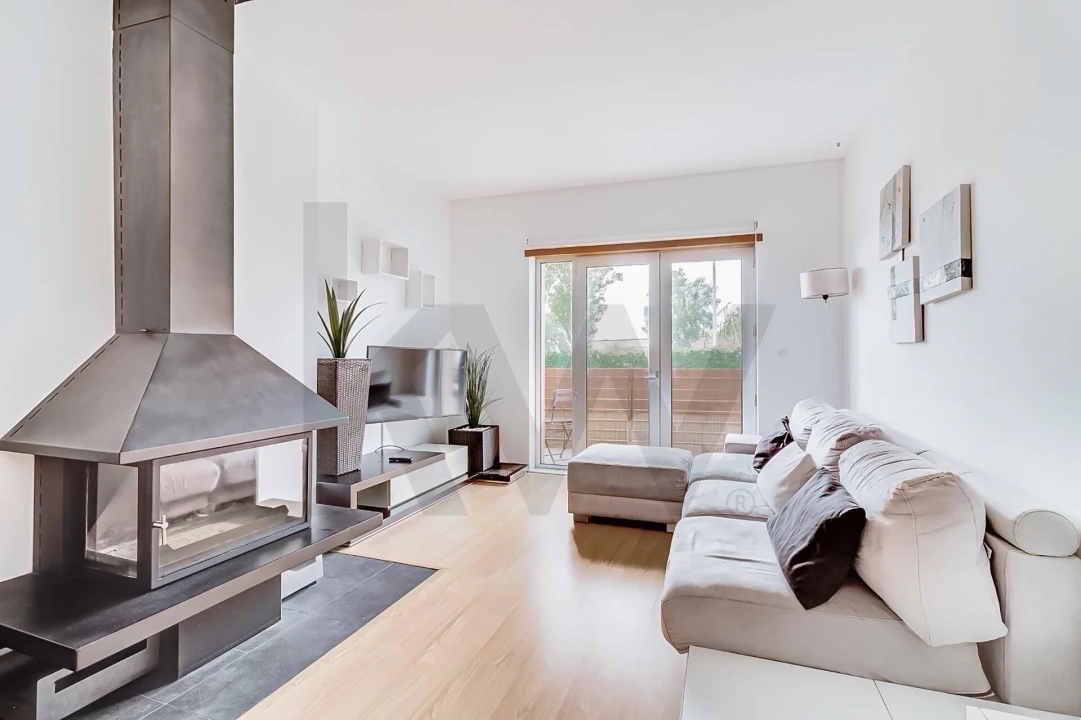 Apartamento T2 para Venda em Carnaxide e Queijas Foto 12