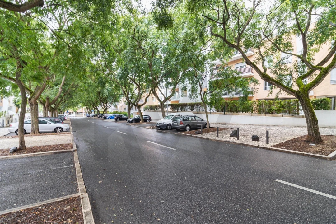 Apartamento T2 para Venda em Carnaxide e Queijas Foto 35