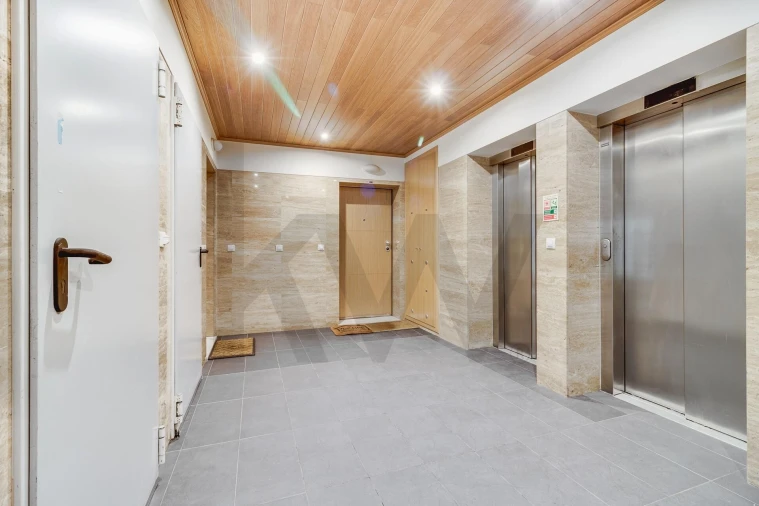 Apartamento T2 para Venda em Carnaxide e Queijas Foto 5