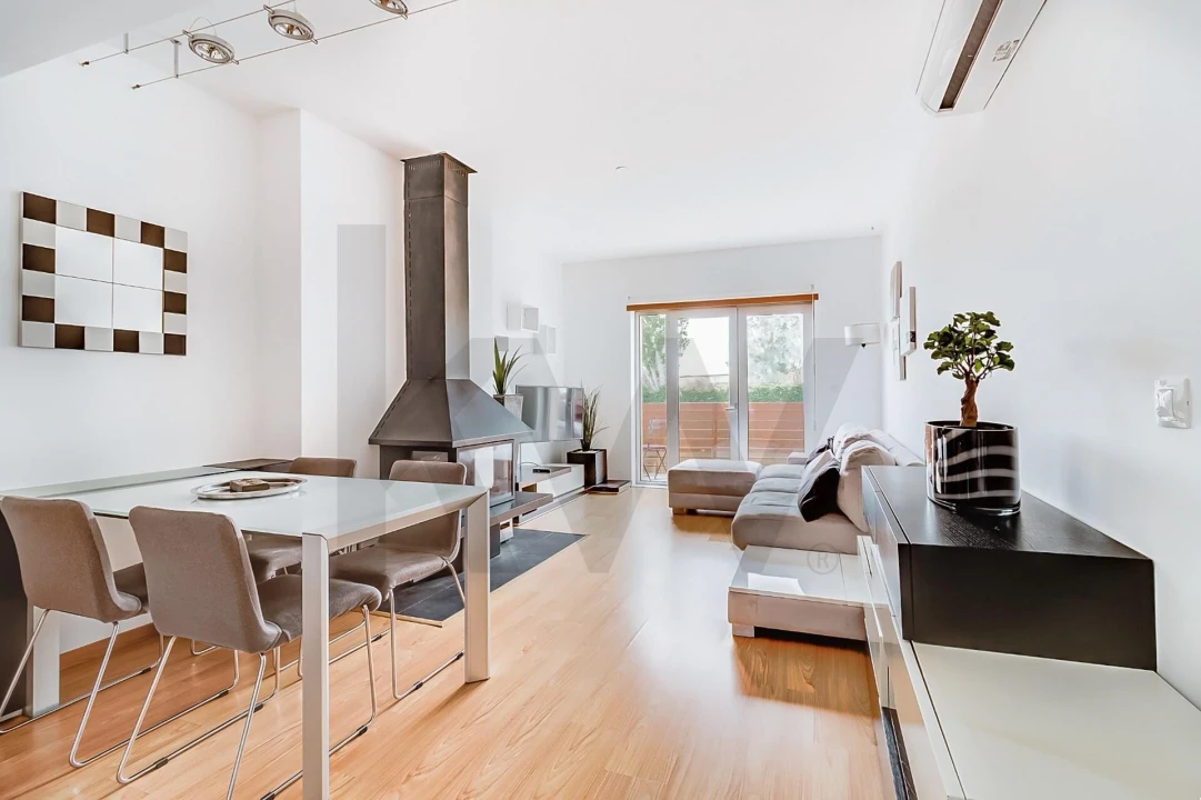 Apartamento T2 para Venda em Carnaxide e Queijas Foto 10