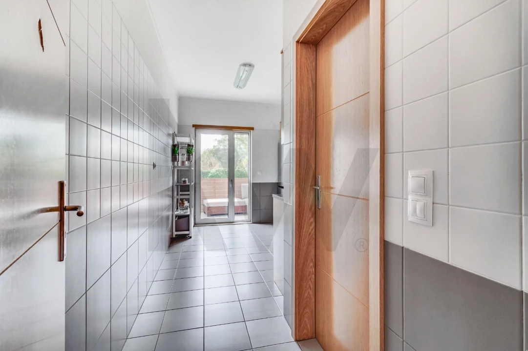 Apartamento T2 para Venda em Carnaxide e Queijas Foto 15