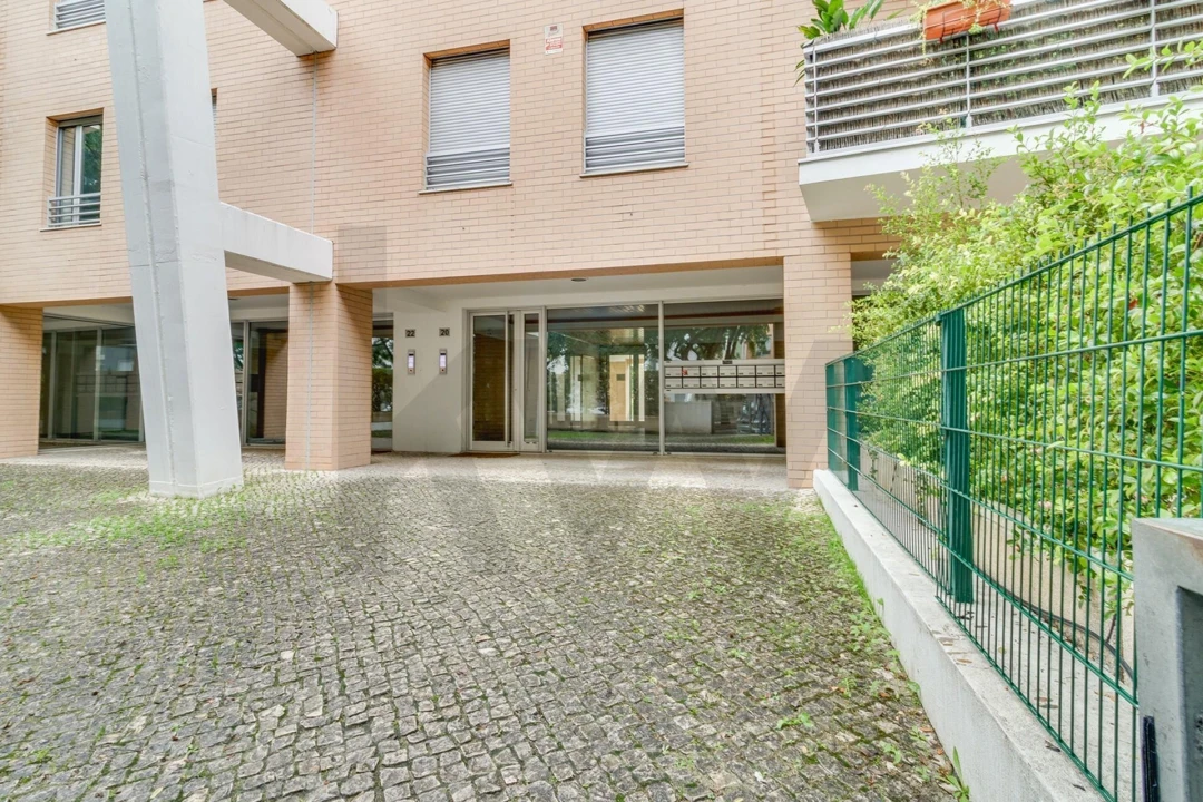 Apartamento T2 para Venda em Carnaxide e Queijas Foto 2
