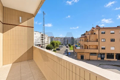 Apartamento T3 para Venda em Milheiros de Poiares