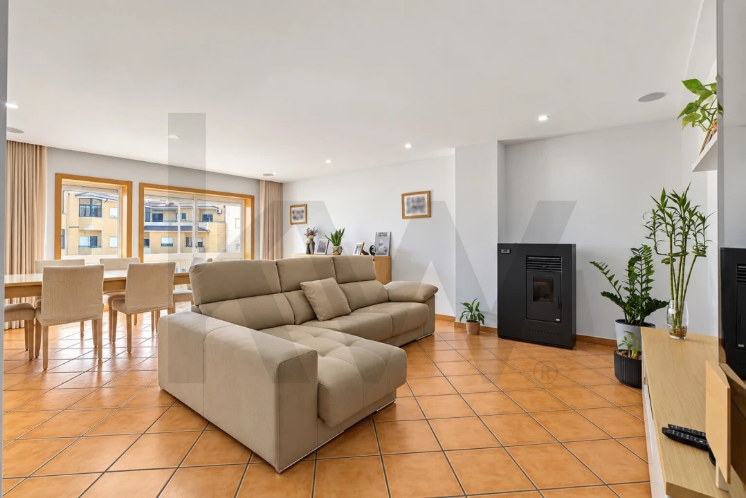Apartamento T3 para Venda em Milheiros de Poiares Foto 9