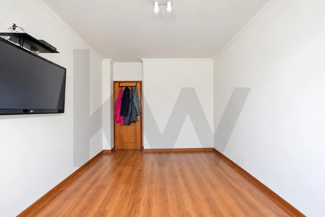 Apartamento T3 para Venda em Milheiros de Poiares Foto 11