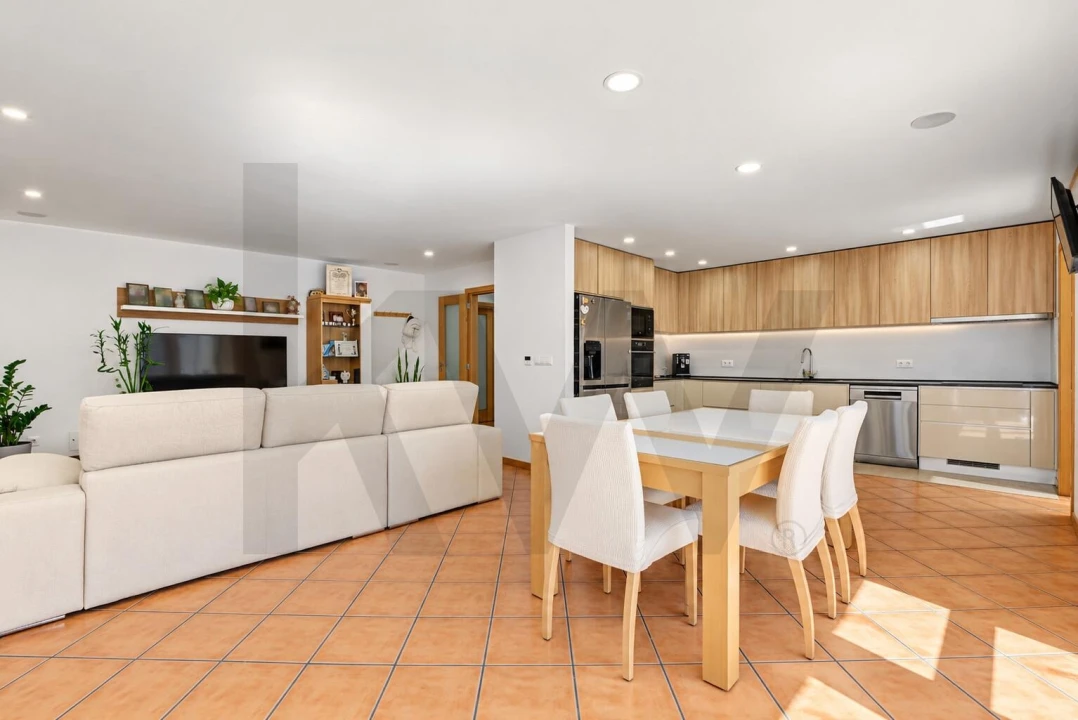 Apartamento T3 para Venda em Milheiros de Poiares Foto 8