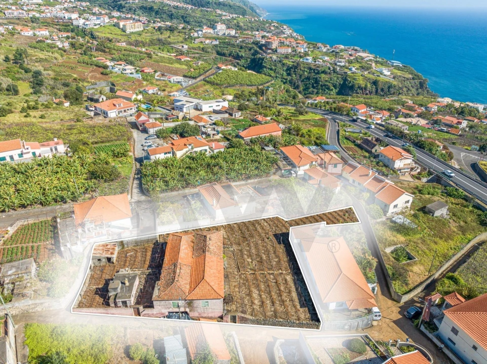 Moradia T5 para Venda em Estreito da Calheta Foto 14