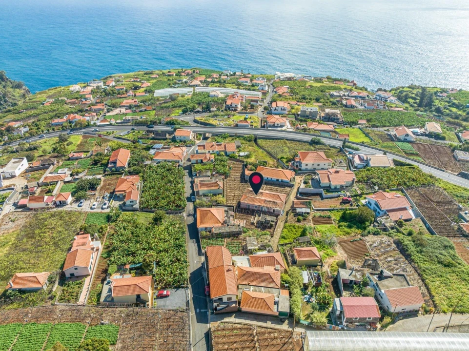 Moradia T5 para Venda em Estreito da Calheta Foto 2