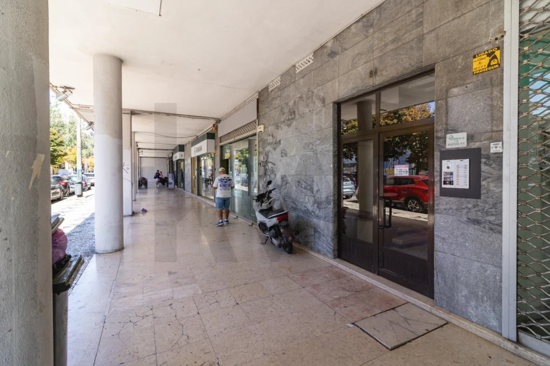 Apartamento T2 para Venda em Arroios Foto 23