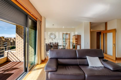 Apartamento T3 para Venda em Aldoar, Foz do Douro e Nevogilde