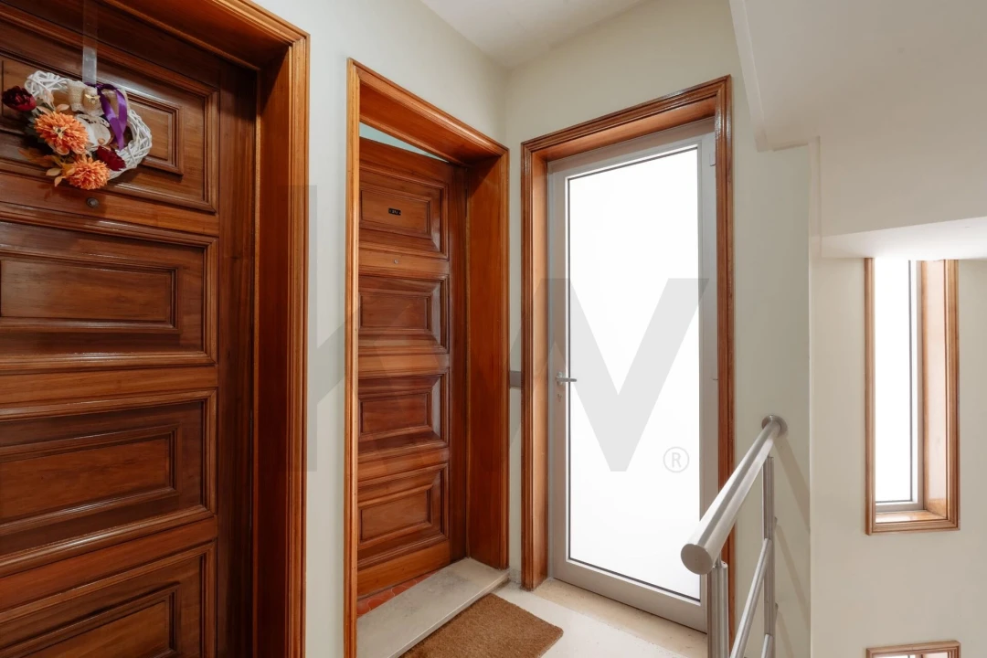 Apartamento T2 para Arrendamento em Espinho Foto 3