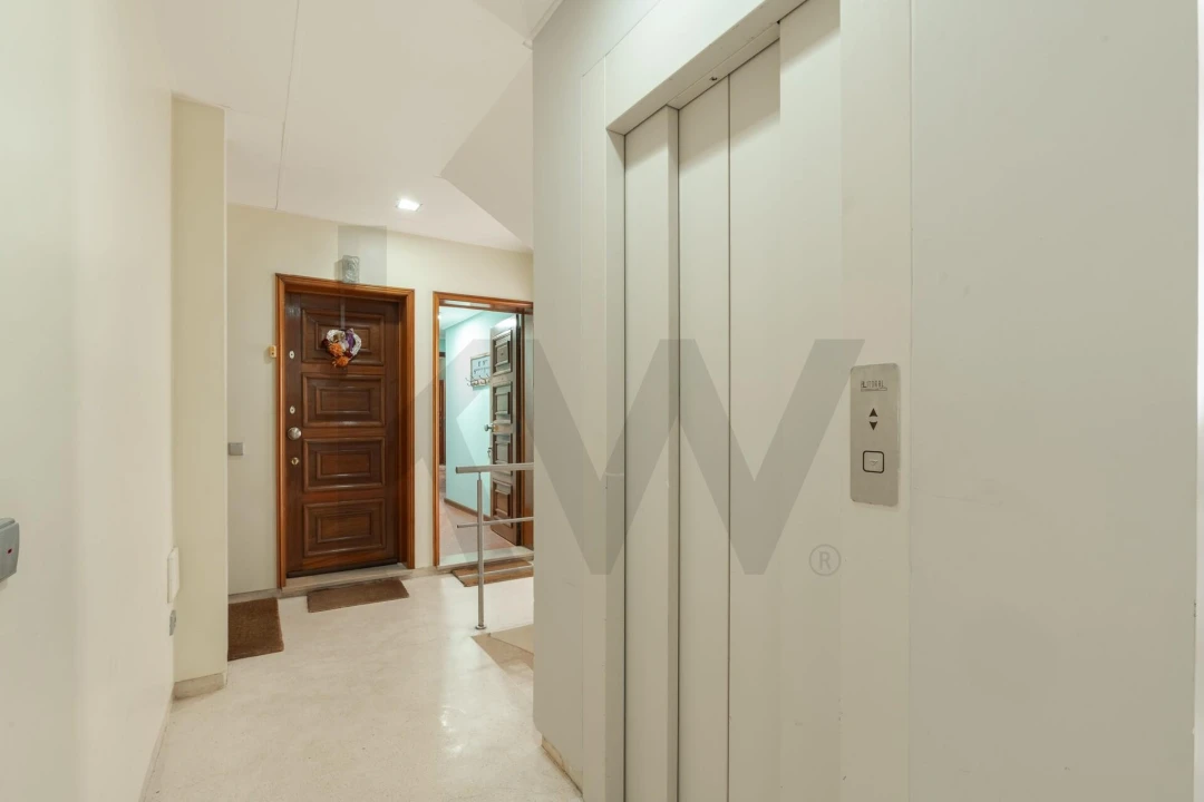 Apartamento T2 para Arrendamento em Espinho Foto 2